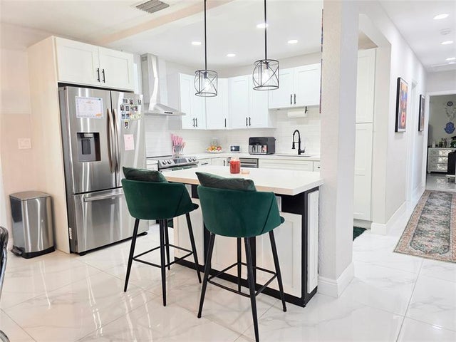 5 of 28 - 2030 Sw 22nd Ave, Fort Lauderdale, FL