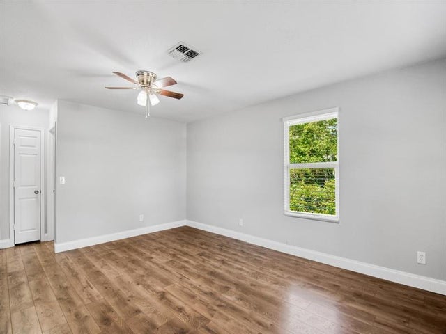 4 of 15 - 1325 17th Ct, Vero Beach, FL
