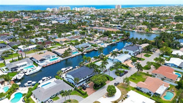 2 of 53 - 4440 Ne 26th Ave, Lighthouse Point, FL