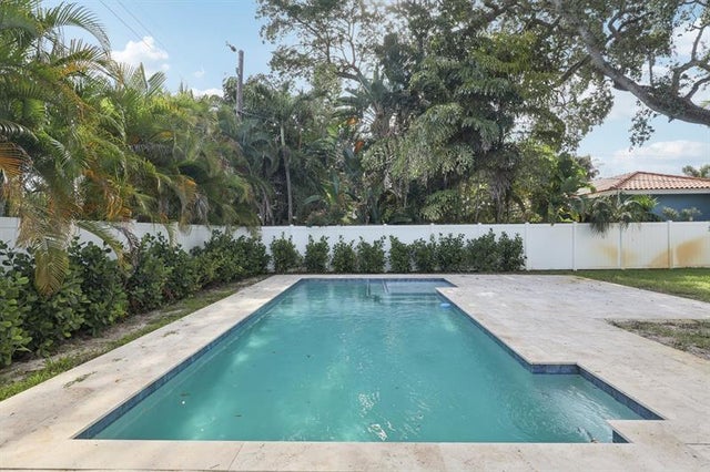 1547 Ne 39th St, Oakland Park