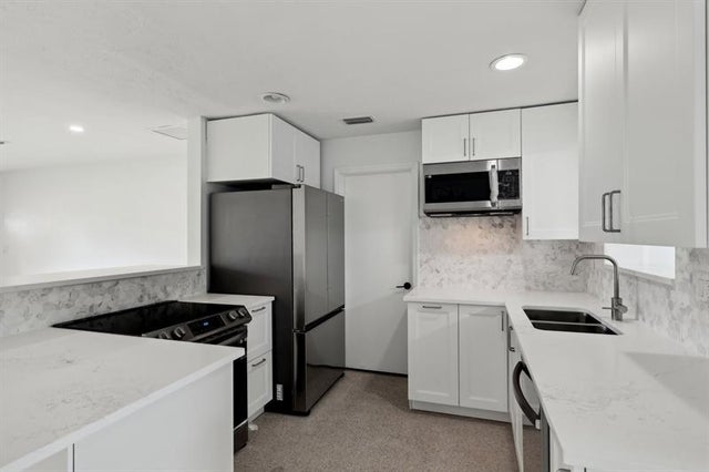 2 of 32 - 1547 Ne 39th St, Oakland Park, FL