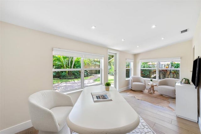 4 of 28 - 1614 Ne 14th St, Fort Lauderdale, FL