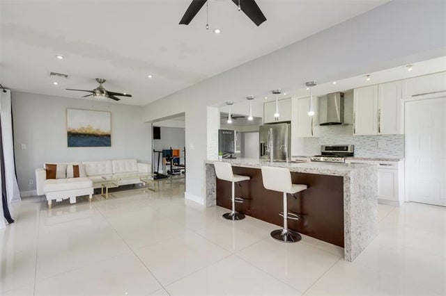 3 of 78 - 5500 Mulberry Dr, Tamarac, FL