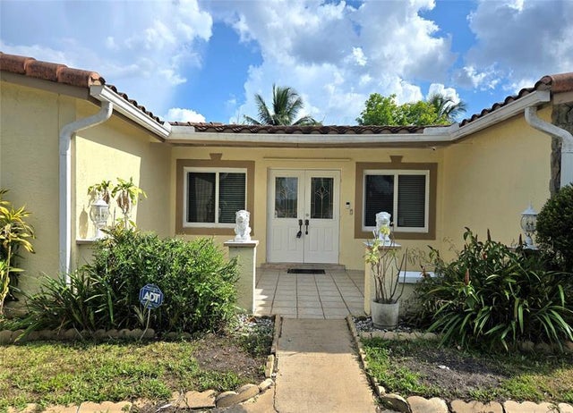 3 of 26 - 4600 Nw 39th St, Lauderdale Lakes, FL