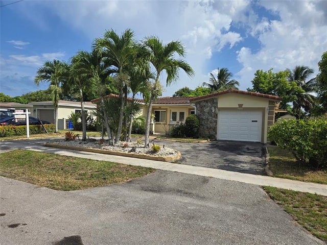 4 of 26 - 4600 Nw 39th St, Lauderdale Lakes, FL