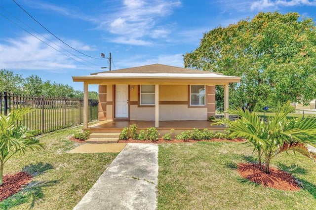 2 of 21 - 529 N 13th St, Fort Pierce, FL