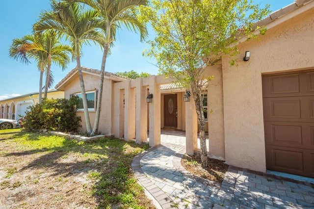 3 of 25 - 10460 Nw 2nd Ct, Plantation, FL