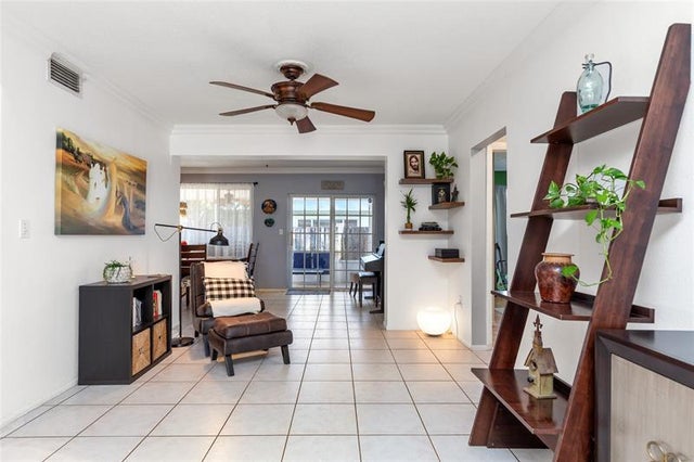 4 of 40 - 9181 Sw 55th St, Cooper City, FL