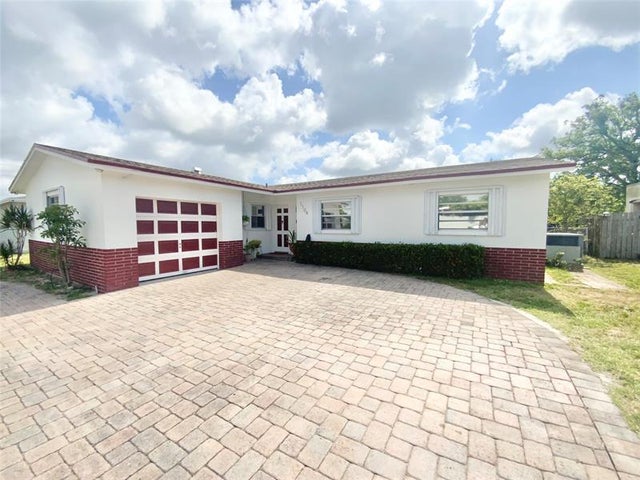 2 of 68 - 1104 Pinehurst, North Lauderdale, FL