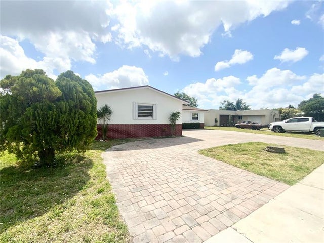 4 of 68 - 1104 Pinehurst, North Lauderdale, FL