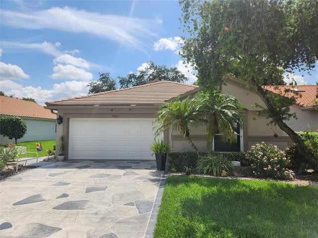 1 of 52 - 9883 Harbour Lake Cir, Boynton Beach, FL