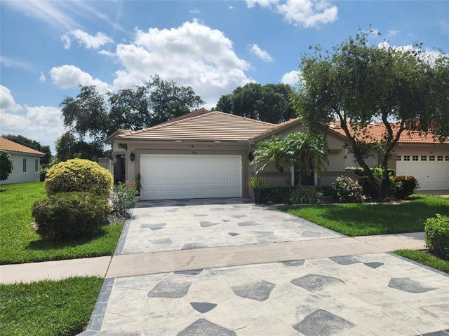 2 of 52 - 9883 Harbour Lake Cir, Boynton Beach, FL