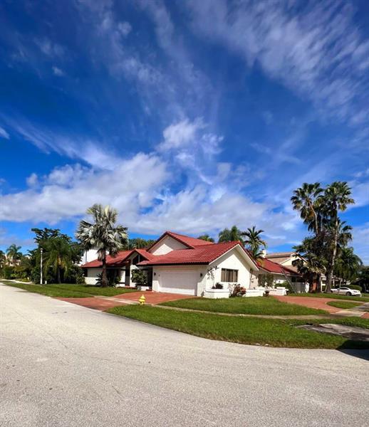 4 of 23 - 10141 Sw 3rd St, Plantation, FL