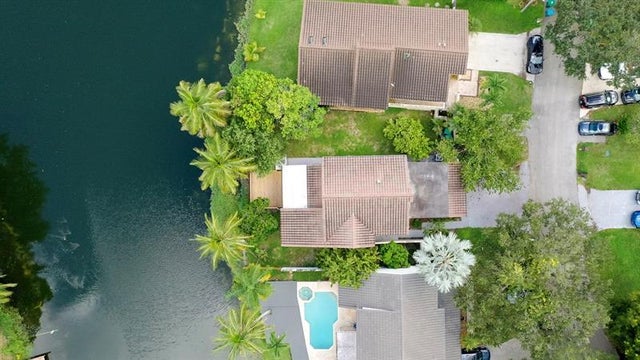 1 of 47 - 2945 Begonia Way, Cooper City, FL