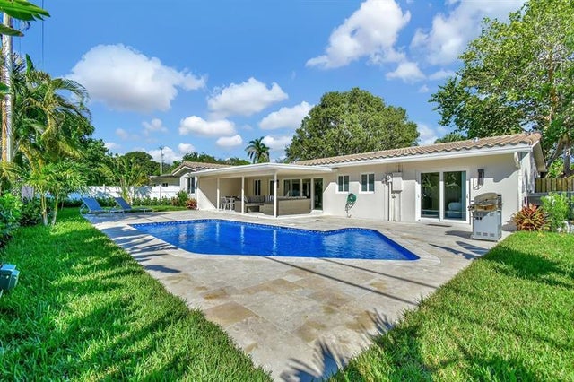 2 of 34 - 2120 Ne 34th Ct, Lighthouse Point, FL