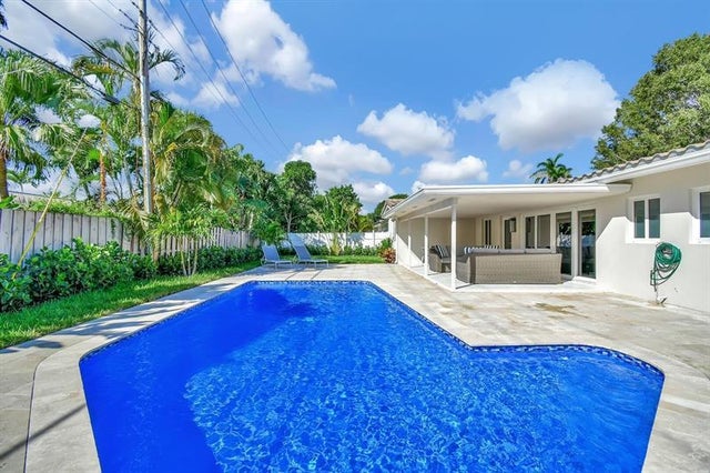 3 of 34 - 2120 Ne 34th Ct, Lighthouse Point, FL