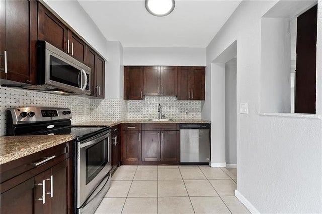 1 of 29 - 1230 Nw 84th Ter, Miami, FL