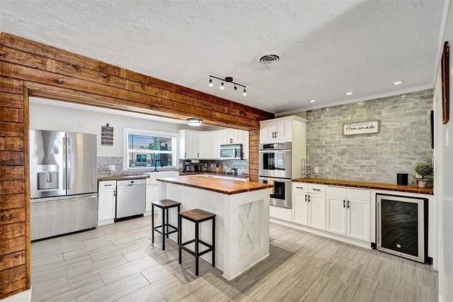 1961 Nw 33rd St, Oakland Park