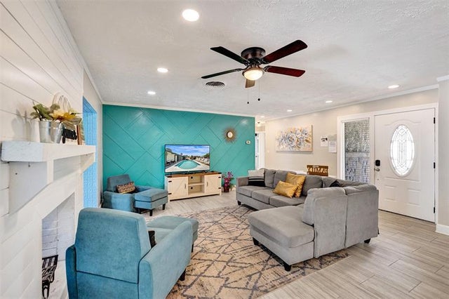 3 of 45 - 1961 Nw 33rd St, Oakland Park, FL