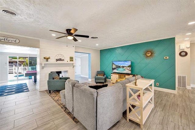 4 of 45 - 1961 Nw 33rd St, Oakland Park, FL