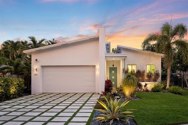 2 of 43 - 619 Ne 21st Ct, Wilton Manors, FL