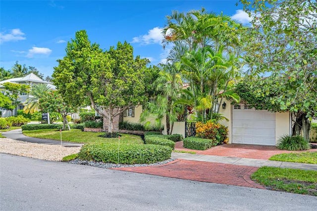3 of 51 - 1600 Ne 4th Ct, Fort Lauderdale, FL