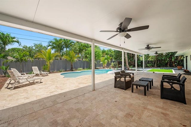 3 of 34 - 417 Ne 26th Dr, Wilton Manors, FL