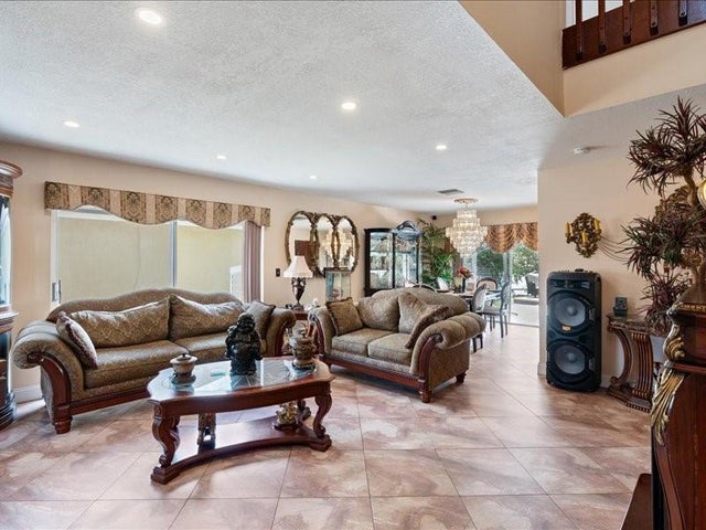 4 of 34 - 961 Sw 98th Ave, Pembroke Pines, FL