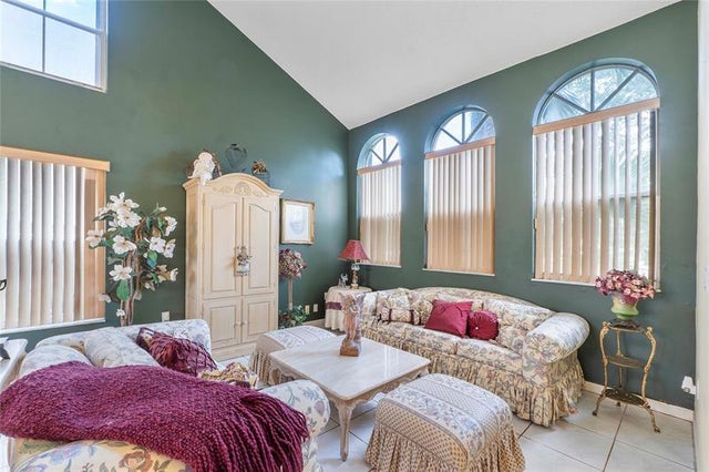 5 of 34 - 466 E Royal Cove Cir, Davie, FL