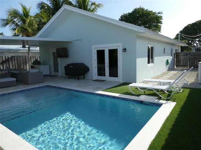 1 of 54 - 215 S Coconut Palm Blvd, Tavernier, FL