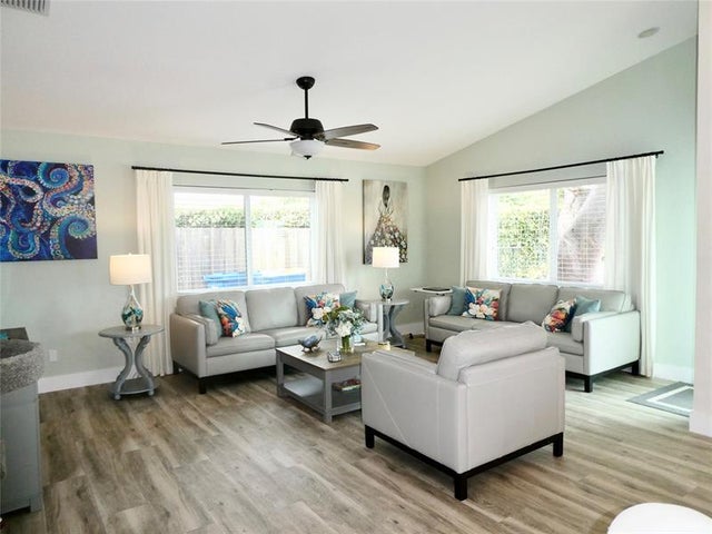 4 of 54 - 215 S Coconut Palm Blvd, Tavernier, FL