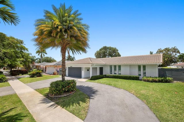 3 of 35 - 3610 N 46th Ave, Hollywood, FL