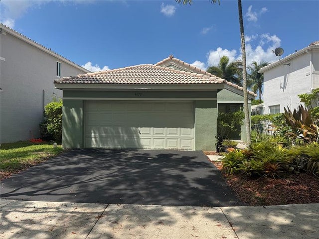 1 of 26 - 4077 Pine Ridge Ln, Weston, FL