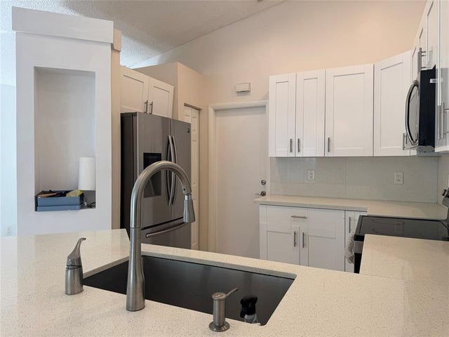 5 of 26 - 4077 Pine Ridge Ln, Weston, FL