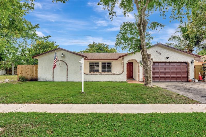 8100 Nw 44th Ct, Lauderhill