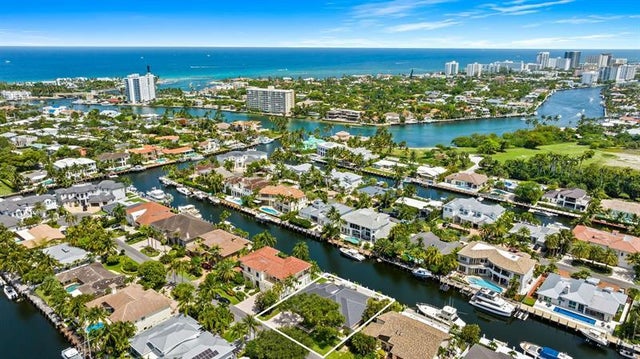 2 of 45 - 2342 Ne 26th St, Lighthouse Point, FL