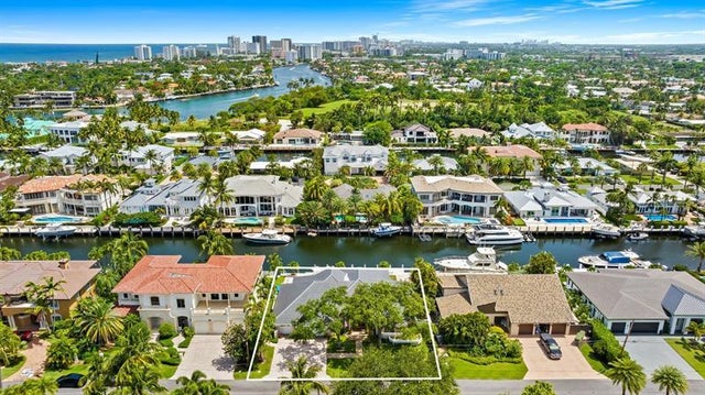 3 of 45 - 2342 Ne 26th St, Lighthouse Point, FL