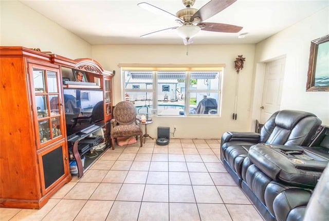 2 of 22 - 262 Sw 8th St, Dania, FL