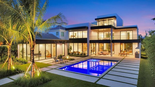 1 of 100 - 119 N Gordon Rd, Fort Lauderdale, FL
