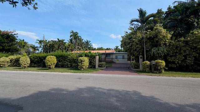 2 of 35 - 12200 Sw 51st St, Miami, FL