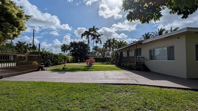 5 of 35 - 12200 Sw 51st St, Miami, FL