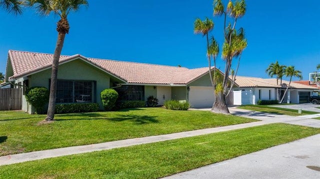3 of 52 - 2751 Ne 46th St, Lighthouse Point, FL