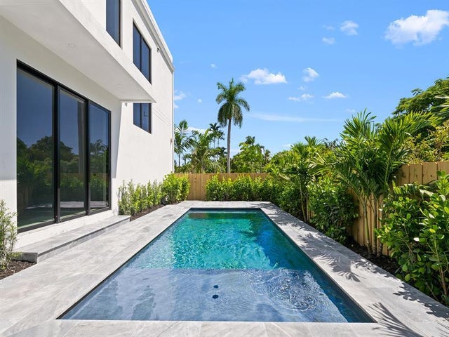 2 of 24 - 1401 Ne 16th Ave, Fort Lauderdale, FL