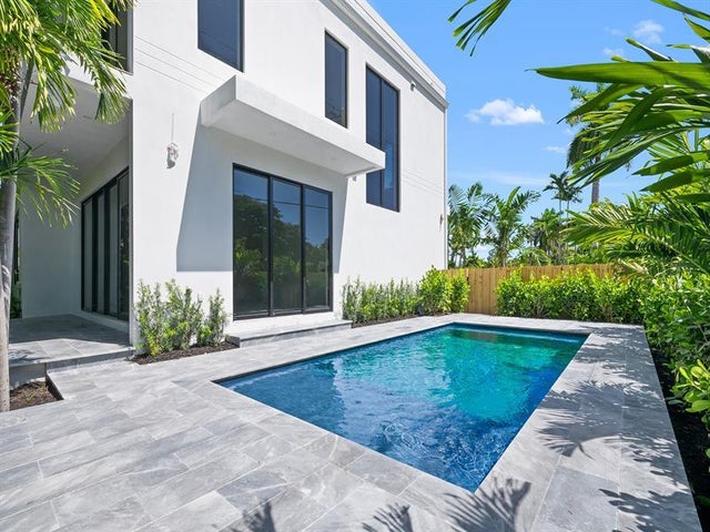 4 of 24 - 1401 Ne 16th Ave, Fort Lauderdale, FL