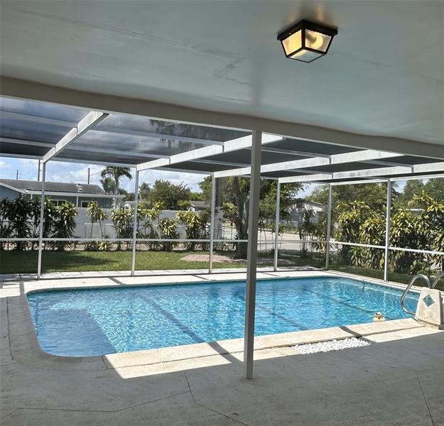 2 of 26 - 5524 Cleveland St, Hollywood, FL
