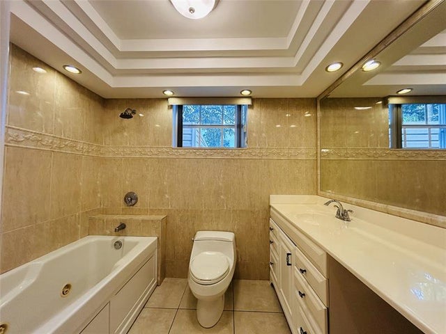 4 of 26 - 5524 Cleveland St, Hollywood, FL