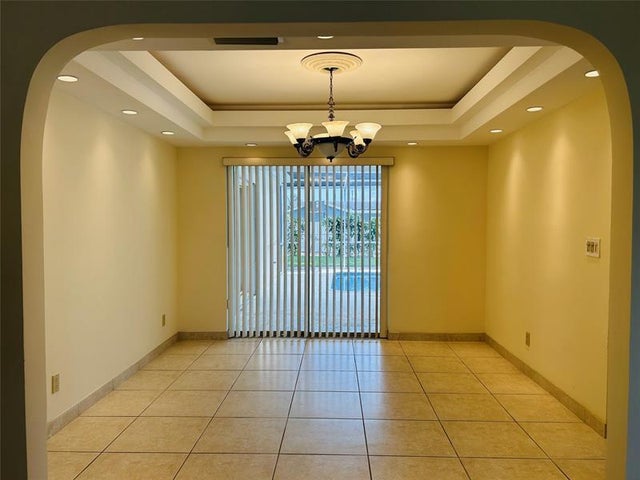 5 of 26 - 5524 Cleveland St, Hollywood, FL