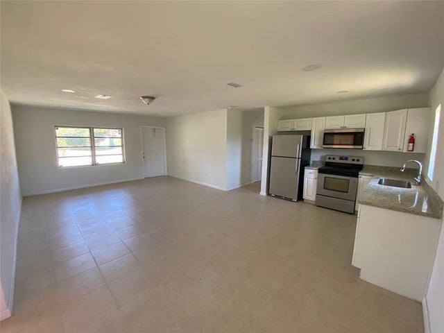 2 of 17 - 1654 43rd St, West Palm Beach, FL