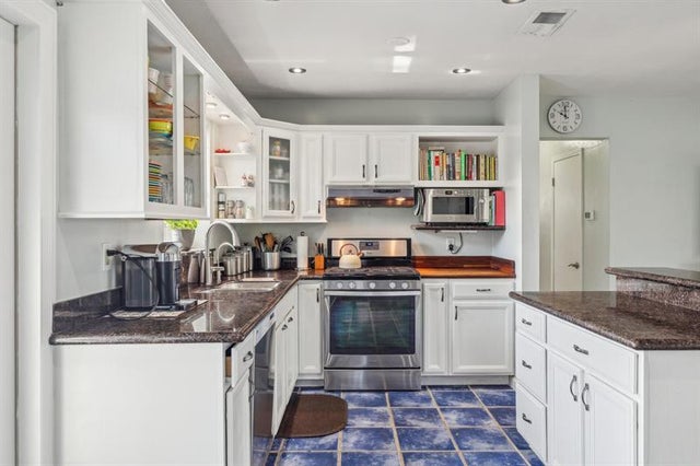 3 of 24 - 2216 Nw 2nd Ave, Wilton Manors, FL