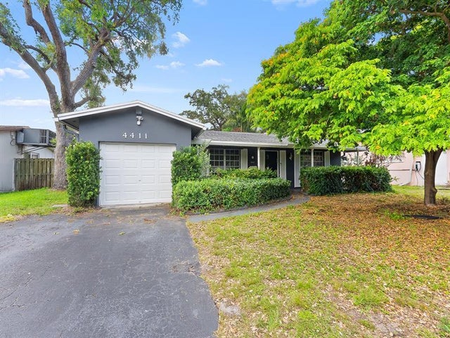 1 of 21 - 4411 Thomas St, Hollywood, FL